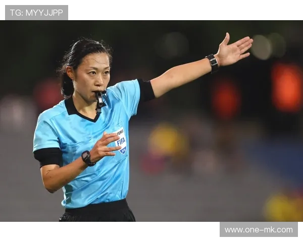 裁判赛场求婚成功,科隆俱乐部官方社媒分享喜悦